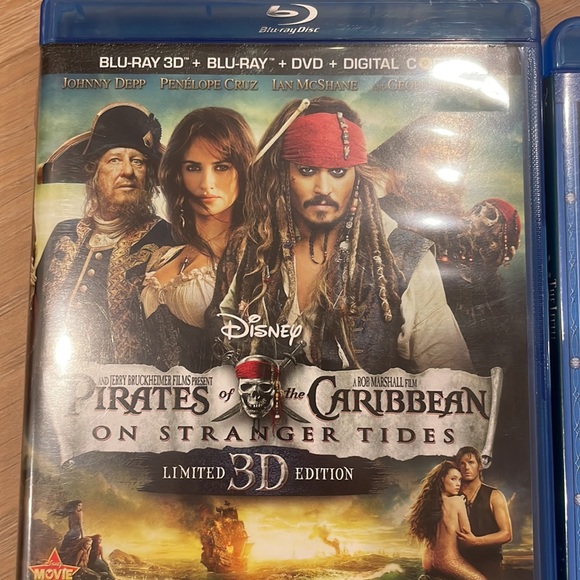 5 Disney blue ray & dvds movie rescuers (2) pirates mermaid Snow White AWESOME!! - Picture 2 of 5